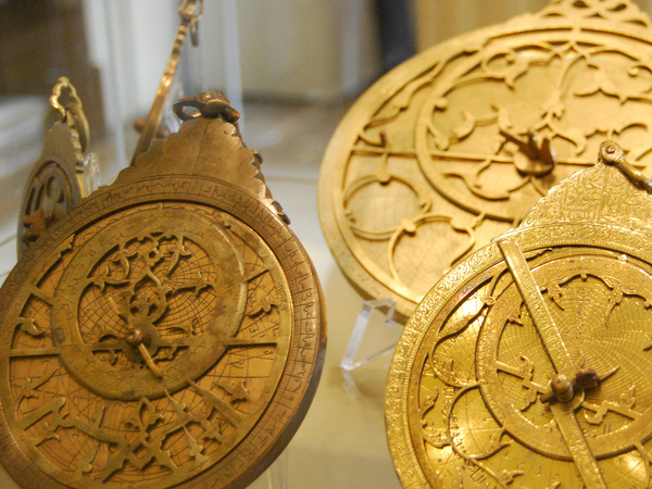 Persian Astrolabes. History of Science Museum, <a target='_blank' href='https://creativecommons.org/licenses/by/2.0'> CC BY 2.0</a> via Wikimedia Commons.