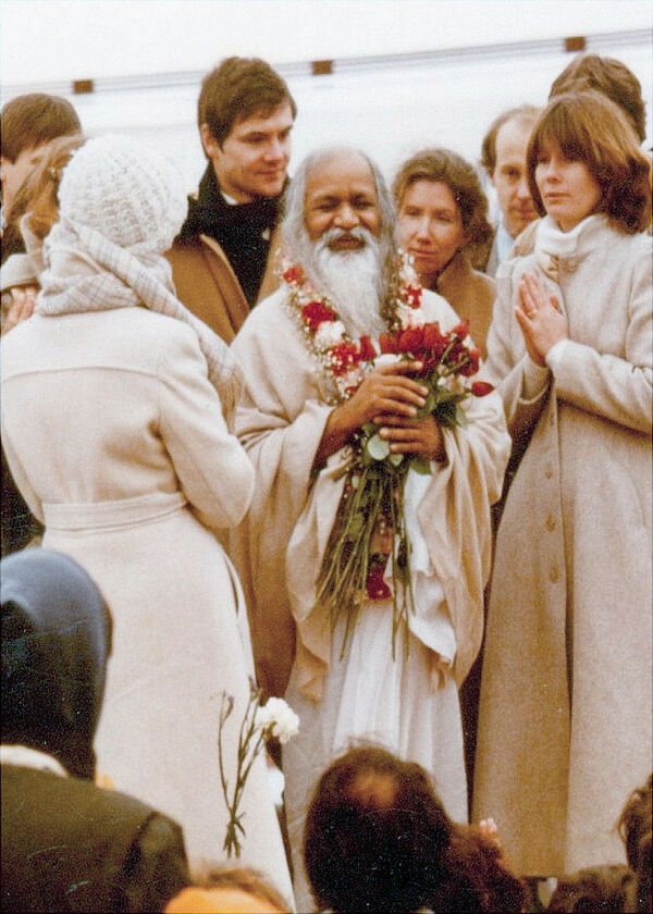 Maharishi 1979 MUM. Keithbob at English Wikipedia, Public domain, via Wikimedia Commons.